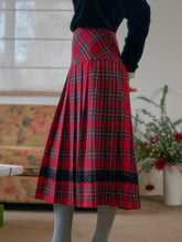 Drew A-Line Contrastng Pleated Plaid Skirt