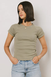 Kammie Ribbed Basic Tee in Sage
