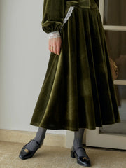 Azari Contrast Lace Paneled Pocket Velvet Skirt - Green