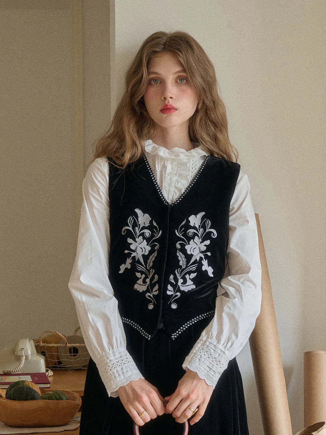 Xiomara V-Neck Embroidery Velvet Vest