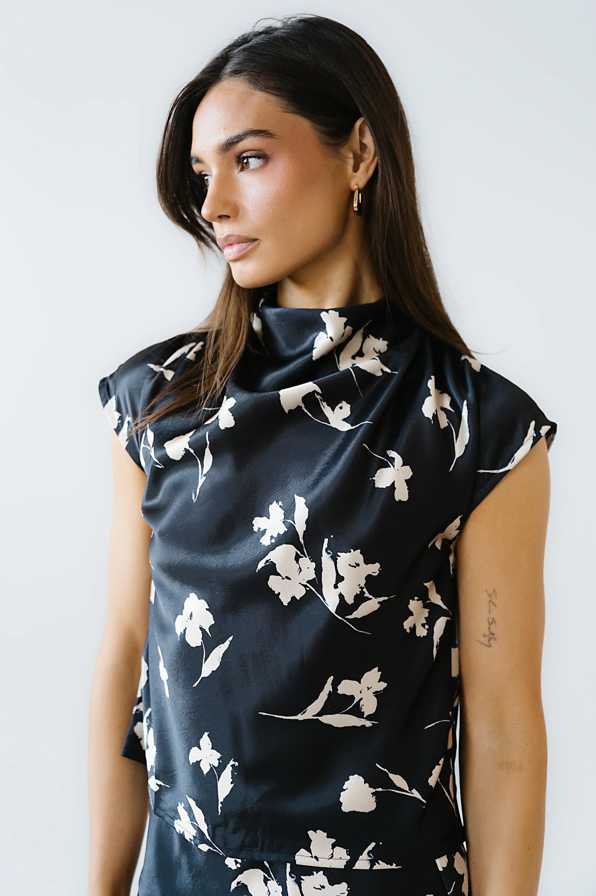 Carsyn Floral Top in Black