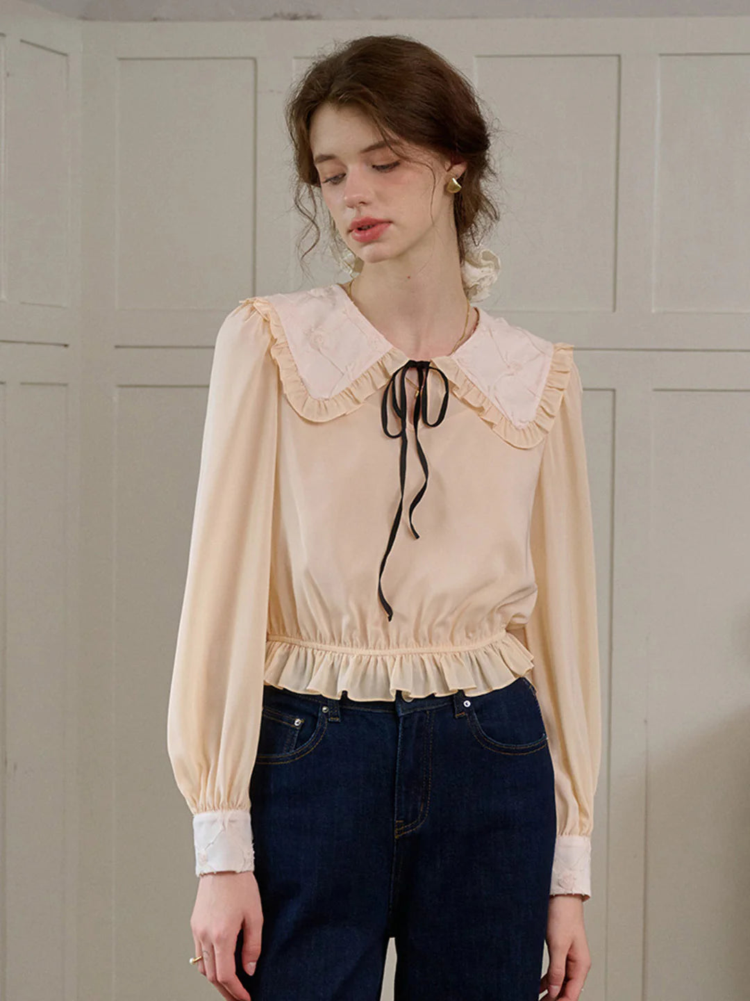 Jolie Doll Collar Contrasting Lace-up Pleated Blouse