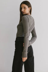 Conrad Fitted Waffle Tee in Olive