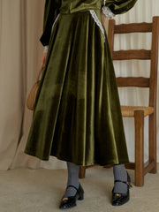 Azari Contrast Lace Paneled Pocket Velvet Skirt - Green