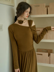 Lakelynn Tailored Off-Shoulder Knotted Midi Dress (with Rose Choker)