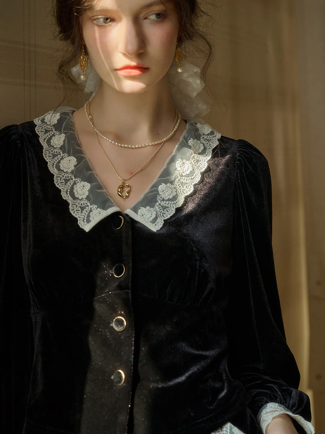 Megan Contrast Lace Lapel Cuffs Lace Splicing Velvet Blouse